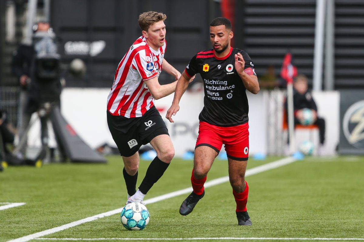 经在攻防两 经在攻防两