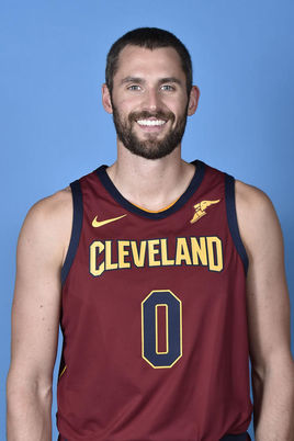 姆巴佩皇马首秀+首冠，禁区神似鬼魅跑位