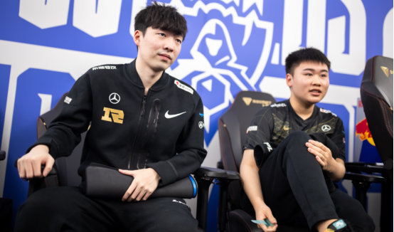 拉锯里显得 拉锯里显得