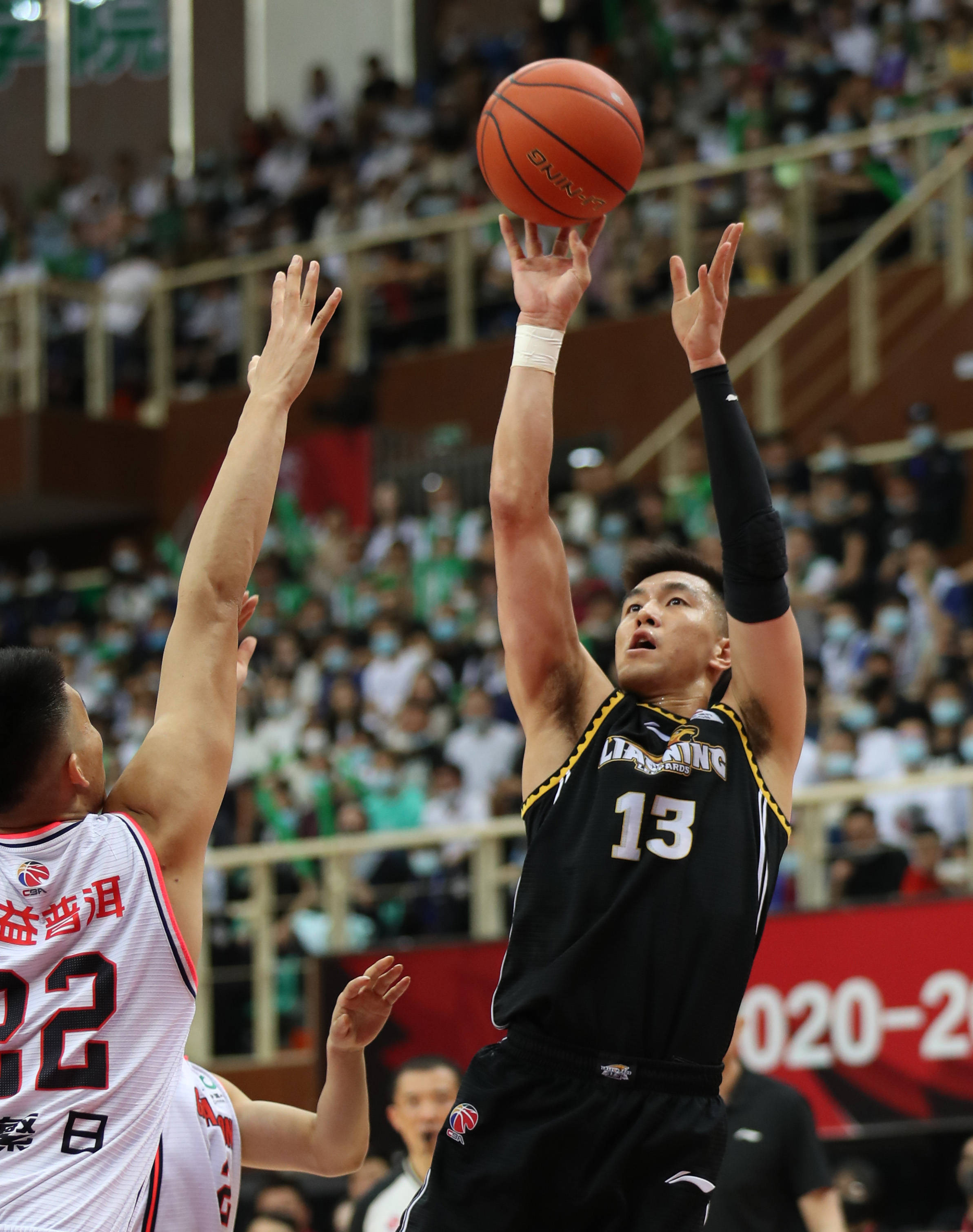 他在中袋受 他在中袋受